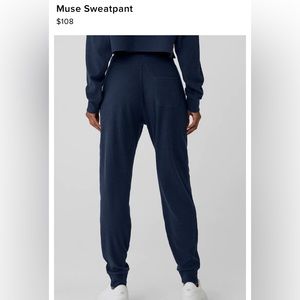 Alo Yoga Navy Muse sweatpant size medium